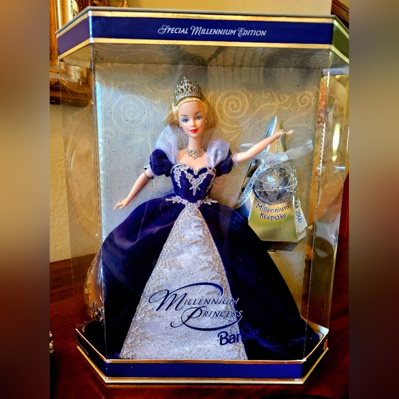 Millennium PrincessBarbie NEW IN BOX Happy New Year 2000 Collectors Item
